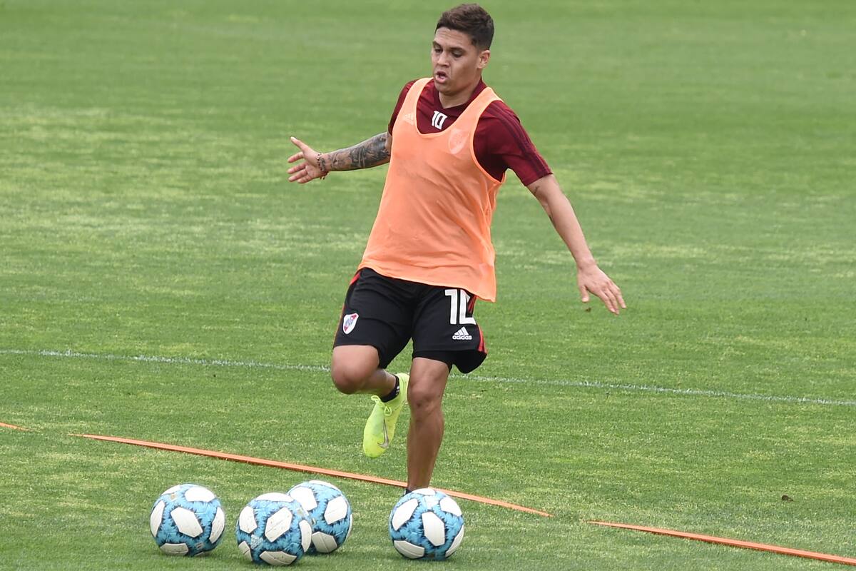 Juanfer Quintero sintió una molestia en el gemelo derecho, dejó la práctica, pero descartaron que sea una dolencia grave