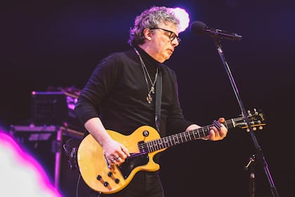“Rock del Gato”, “La Nave”, “Ya morí”, “Juana de Arco”, “Sigue girando”, se convirtieron en clásicos que se mantienen vigentes a lo largo de los años en el cancionero popular