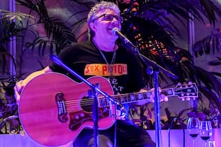 Los recitales “secretos” y acústicos de Juanse en una parrilla gourmet