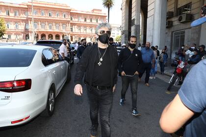 Juanse, líder de Ratones Paranoicos, al retirarse de la despedida a Maradona