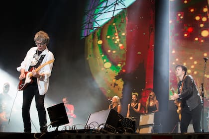 Juanse y Ciro en el escenario principal de Cosquín Rock 2017