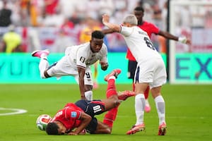 Inglaterra no puede abrir el cerrojo defensivo de Panamá, que juega su partido de despedida del Mundial