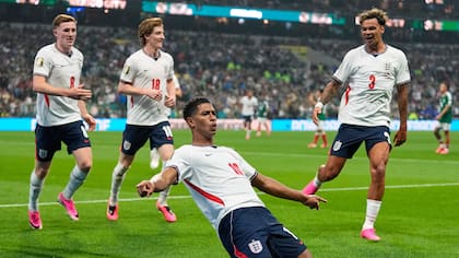 Jude Bellingham convirtió un doblete en apenas un minuto e Inglaterra le está ganando 2 a 1 a México
