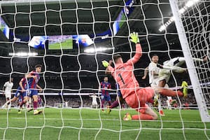El "otro" clásico: Real Madrid y Barcelona, como el Boca-River: cinco goles y otro que... no entró la pelota