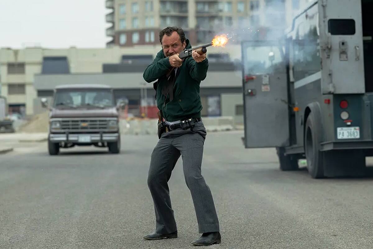 Jude Law en una de las escenas más tensas de La hermandad silenciosa (The Order), que precisamente en silencio llegó al streaming