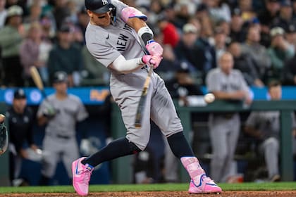 Judge batea 15to jonrón para liderar las mayores y guiar a Yankees a triunfo sobre Marineros