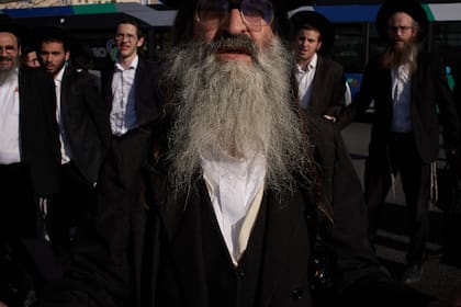 Judíos ultraortodoxos bloquean una carretera durante una protesta en Jerusalén (Archivo)