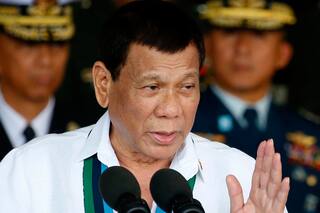Jueces de la CPI rechazan liberar a expresidente filipino por riesgo de fuga