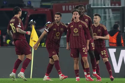 Juega la Roma de Paulo Dybala y Leandro Paredes en Bilbao frente al Athletic Club por el duelo de ida de los octavos de final