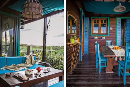 Juego de mesa y sillas de pino pintadas en el mismo tono que las celosías, el "Azul Traful" de Kem Lustral. Para los marcos, eligieron el "Verde Esmeralda" de la misma marca.