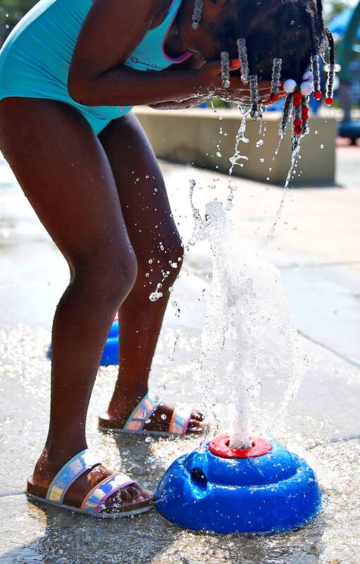 Juegos de agua en el vecindario de Shaw, en Washington DC