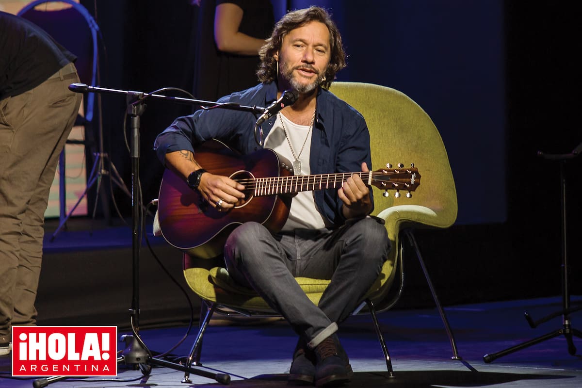 Jueves 2, Puerto Madero. Durante el ensayo previo al evento en un lujoso hotel de Buenos Aires, Diego probó sonido y repasó algunas de sus canciones.