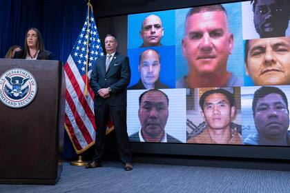 Juez acusa al gobierno de Trump de “fabricar” caos en caso de deportación de migrantes