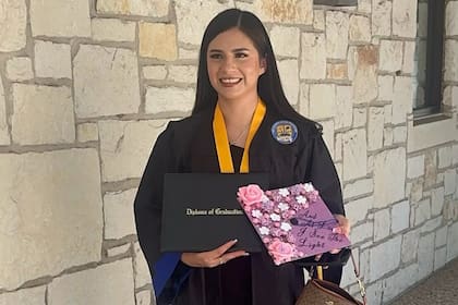 Juez da 2 semanas a EEUU para traer de vuelta a estudiante deportada a Honduras