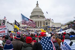 Juez evalúa reclamo de Trump de inmunidad ante demandas civiles por ataque al Capitolio