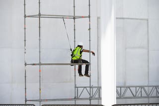 Juez niega al Centro Kennedy pausar fallo que ordena retirar el nombre de Trump del edificio