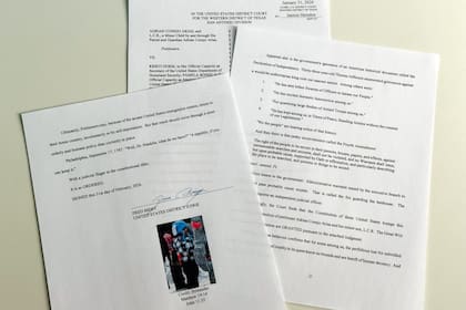 Juez ordena liberar a niño de 5 años y a su padre detenidos en redada migratoria en Minnesota