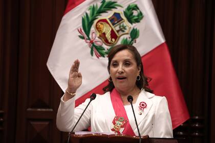 Juez rechaza pedido de fiscal para prohibir que Boluarte salga de Perú