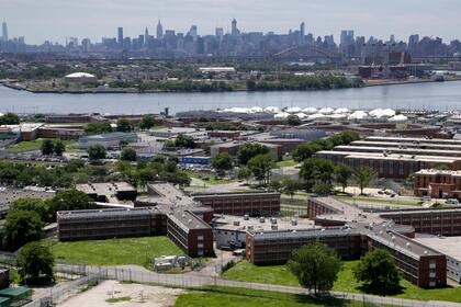 Jueza bloquea plan de permitir agentes de ICE en cárcel de Rikers Island