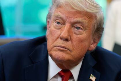 Jueza determina que gobierno de EEUU violó acuerdo de 2019 al deportar a un hombre a El Salvador