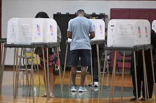 Jueza federal impide que el gobierno de Trump exija prueba de ciudadanía para votar