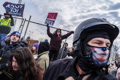 Jueza ordena al DHS dar a migrantes detenidos en Minnesota acceso rápido a abogados