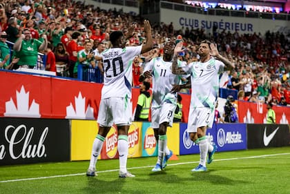 Jugadores de la selección de Irlanda celebran un gol en el amistoso disputado en junio ante Canadá