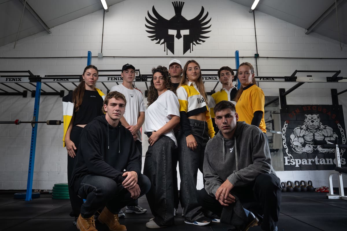 Jugadores de Los Pumas 7s y Las Yaguaretés participaron de la campaña de una colección solidaria presentada junto a Fundación Espartanos para financiar programas de reinserción social a través del deporte