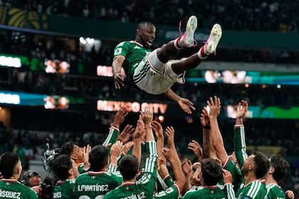 Jugadores de México en plena celebración, tras la victoria 2-0 contra Ecuador en dieciseisavos de final del Mundial 2026
