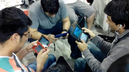 Jugar acompañados, unas de las claves para hacer más saludables los videojuegos