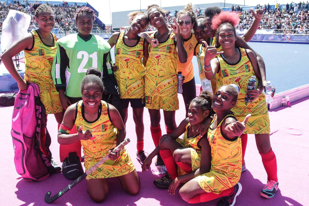 Jugar al hockey sin zapatillas a enfrentarse a la Argentina