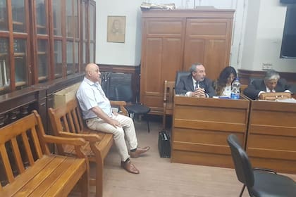 Juicio a Fabián Constantino, intendente de la localidad entrerriana de Gilbert acusados de abusar sexualmente de tres mujeres
