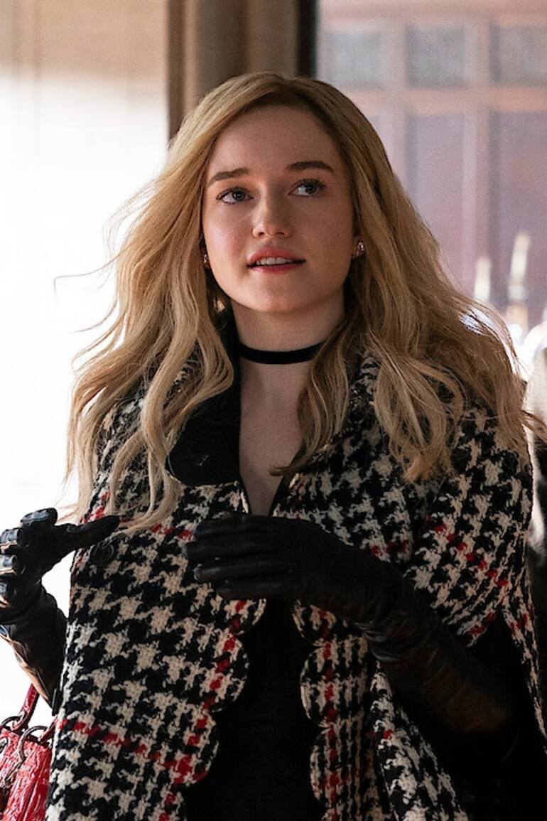 Julia Garner en Inventando a Anna, uno de los estrenos del mes en Netflix