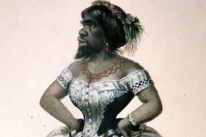 Julia Pastrana era una artista talentosa, pero la promocionaban en los teatros y circos como "la mujer mono" o "la dama más fea del mundo" y tuvo una vida muy difícil