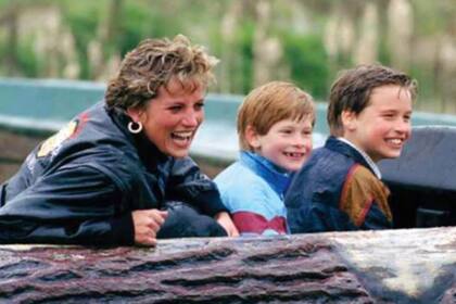 Julia Samuel era una de las más íntimas amigas de Diana Spencer. Hoy repite una sus tradiciones familiares con sus nietos para que siempre la tengan en su corazón