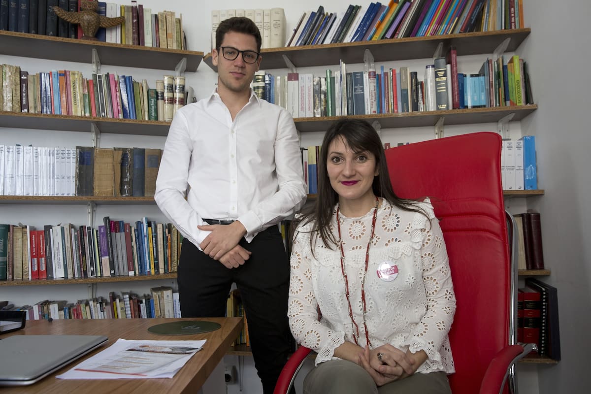 Julián Alfie y Aldana Romano analizaron el uso de armas en la violencia de género