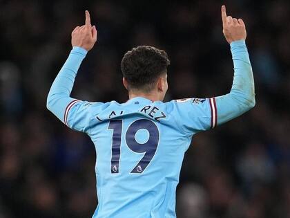 Julián Álvarez acumula dos goles en la Champions League con la camiseta de Manchester City