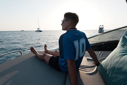 Julián Álvarez en modo Diego Maradona: la espectacular camiseta retro de la selección que lució en sus vacaciones. Foto/Instagram: @juliaanalvarez