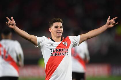 Julián Álvarez, la última gran aparición de las inferiores de River, emigrará al City tras el partido de este miércoles ante Vélez.