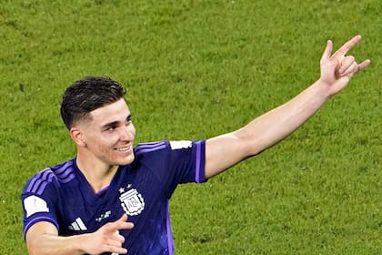 Julián Álvarez marcó el segundo gol de la Argentina en el triunfo sobre Polonia que le dio la clasificación a octavos de final