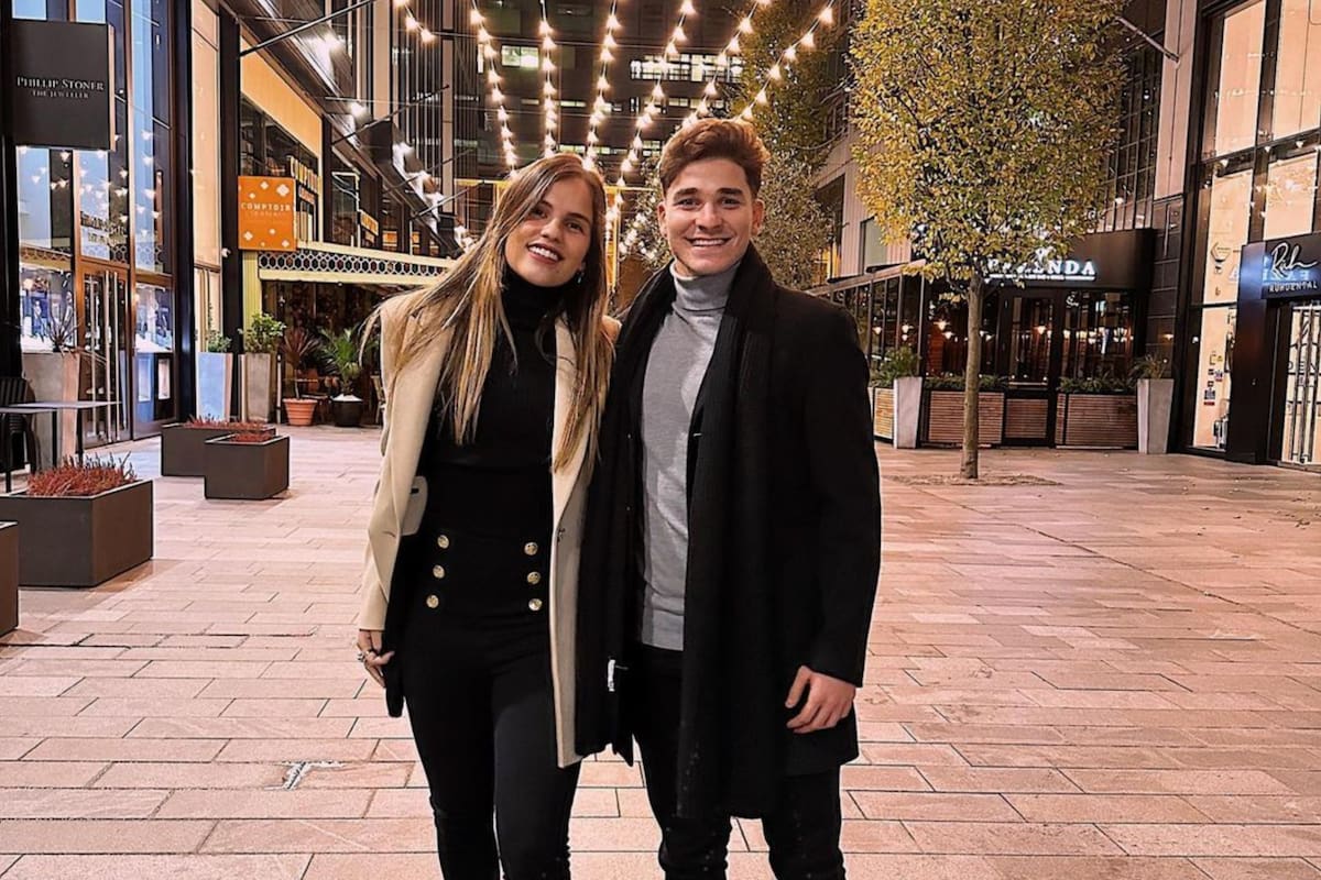 Julián Álvarez sacó a relucir su costado romántico con su novia Emilia Ferrero