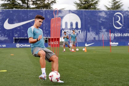 Julián Álvarez se perfila para ser titular en el debut de Atlético Madrid en la Liga de España