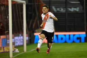 Julián Álvarez tuvo una noche perfecta ante Newell's, con dos goles y dos asistencias