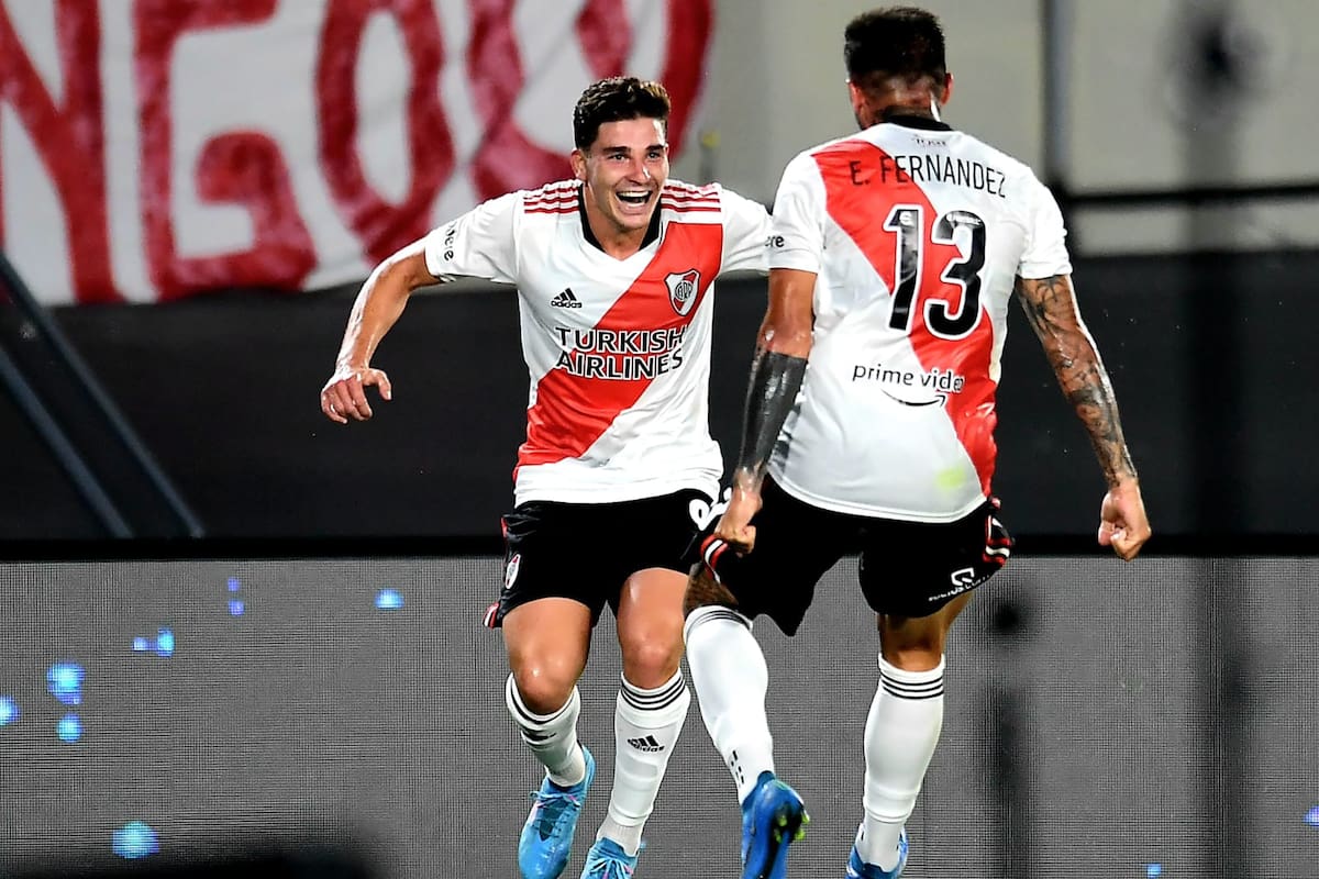 Julián Álvarez y Enzo Fernández, figuras de River