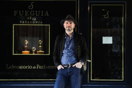 Julian Bedel en 2017. Tuvo problemas para producir en la Argentina y emigró a Italia, donde instaló una fábrica de perfumes.