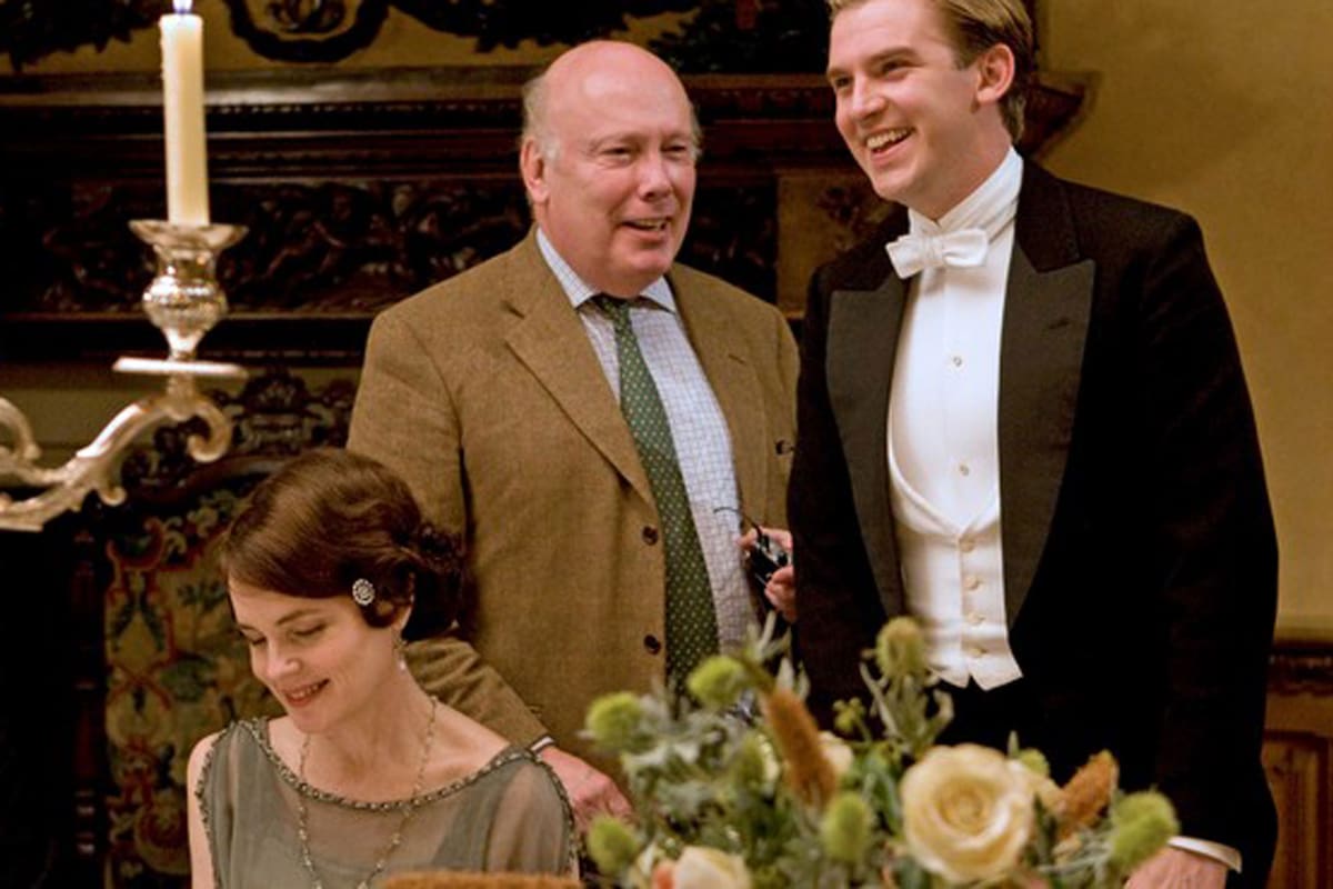 Julian Fellowes escribirá y será el productor de una nueva tira que tendrá 10 episodios y debutará en 2019