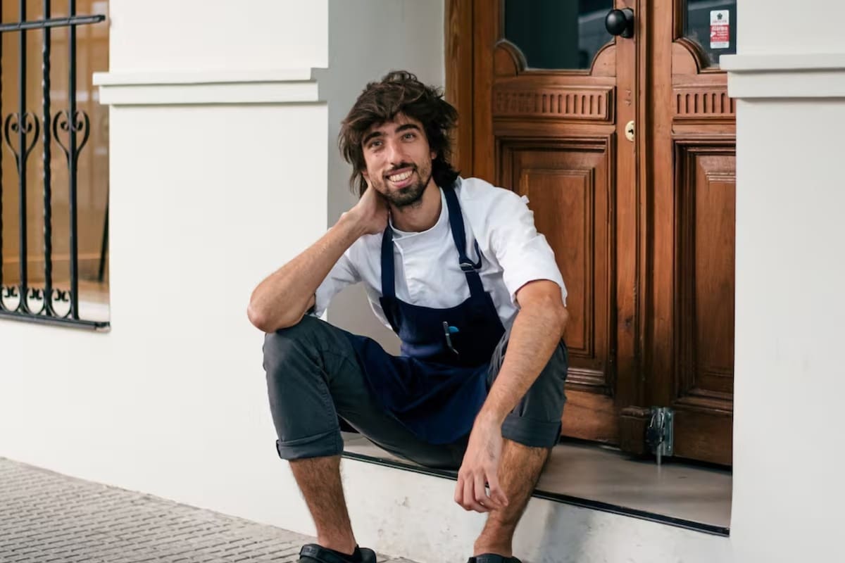 Julián Galende, chef de Alcanfor, restaurante reconocido con una Estrella Verde Michelin por sus prácticas sustentables