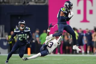 La defensa del lado oscuro ayuda a Seahawks a ganar en el debut pese a lesión de Sam Darnold