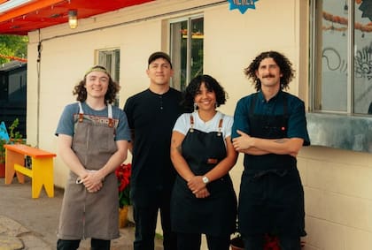 Julian Maltby y su equipo de trabajo