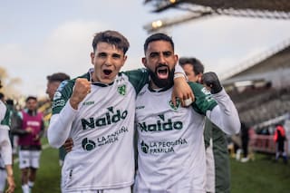 Sarmiento venció a Aldosivi con una ráfaga (y un golazo) y lo dejó al borde del descenso